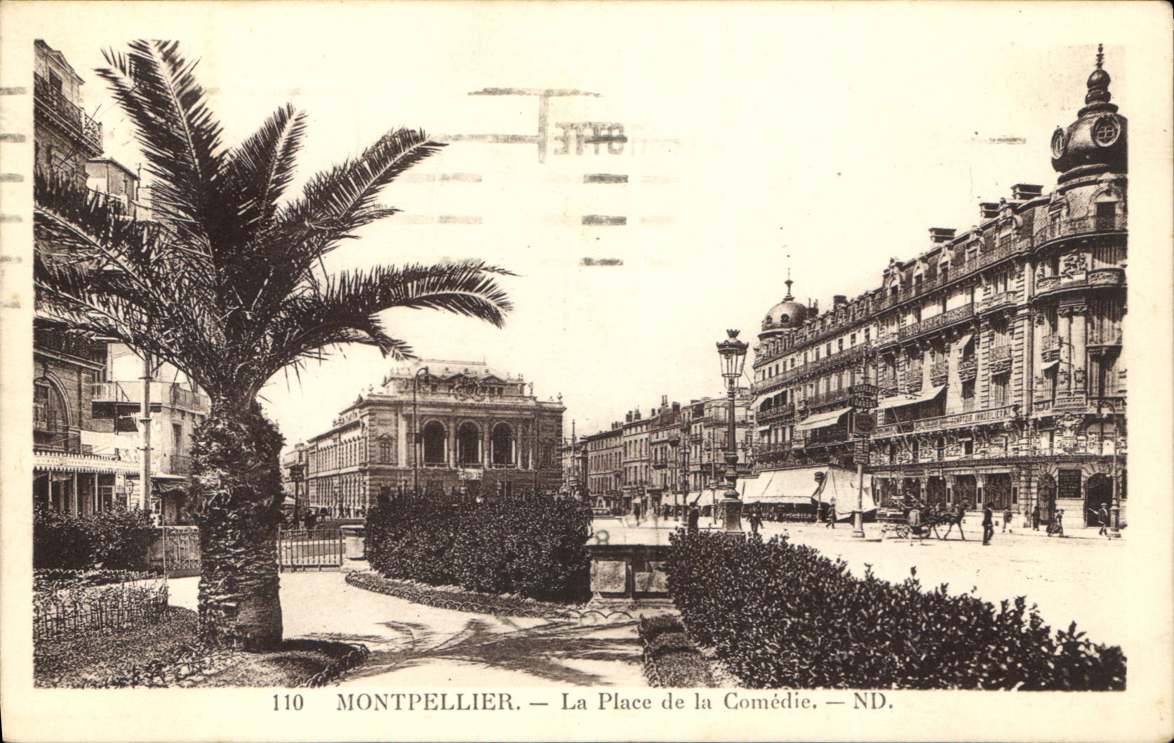 CPA Montpellier La Place de la Comedie