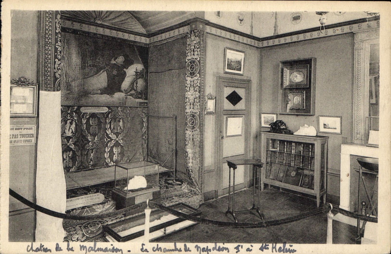 CPA Chateau de Malmaison La Chambre de Napoleon a Sainte Helene