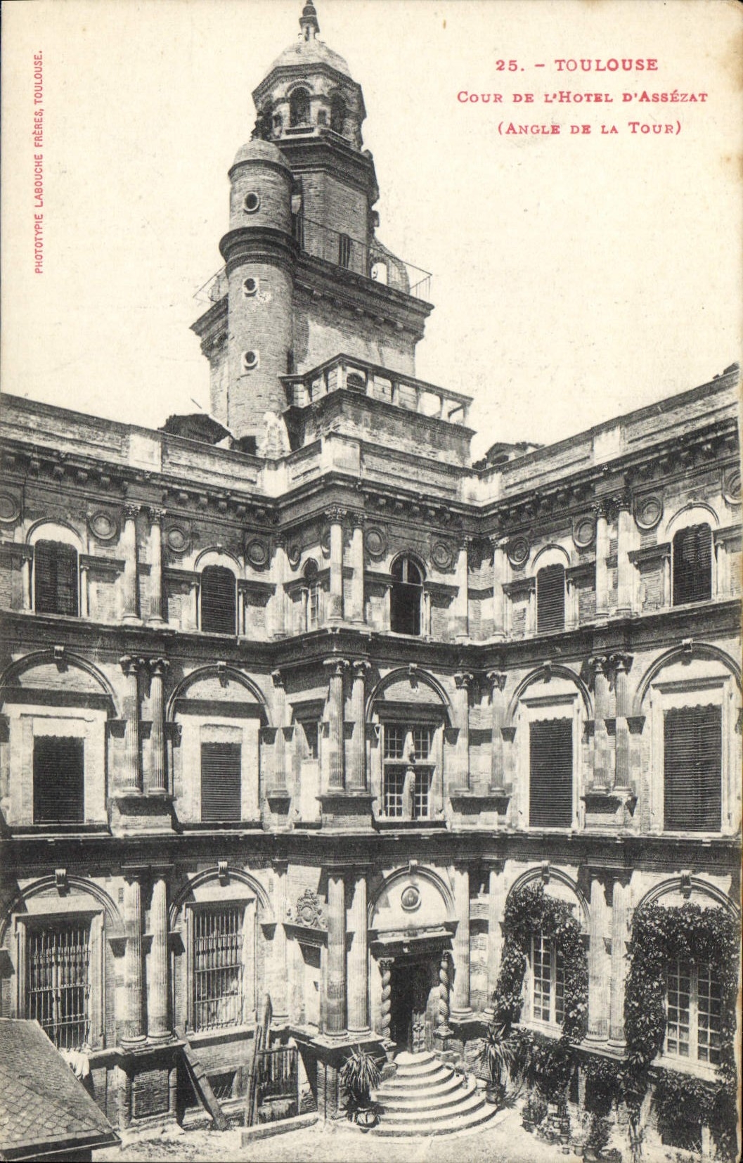 CPA Toulouse Cour de l'Hotel d'Assezat 