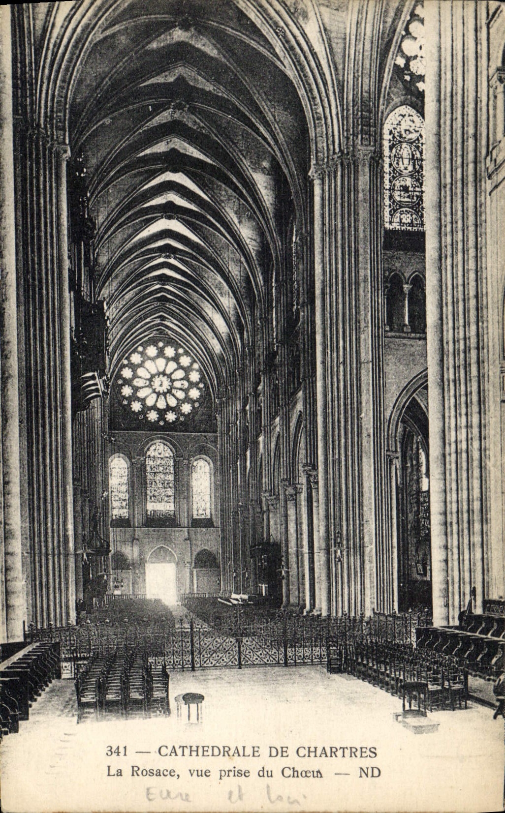 CPA Cathedrale de Chartres La Rosace vue prise du Choeur 