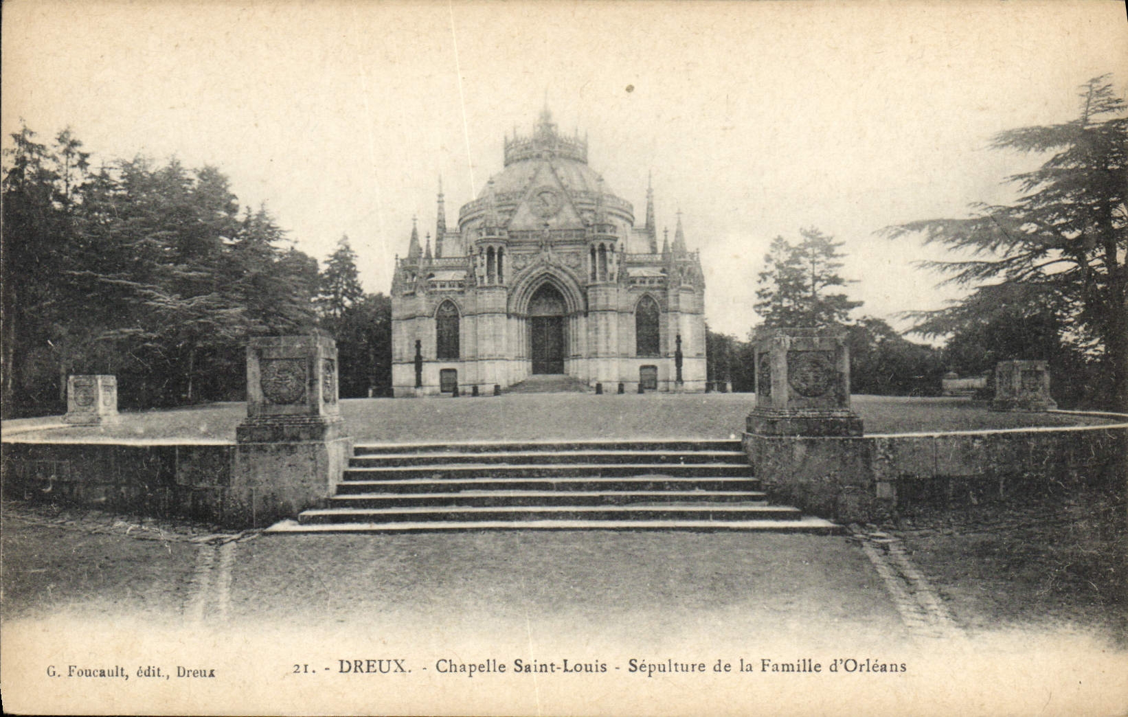 CPA Dreux Chapelle Saint Louis Sepulture de la Familie d'Orleans