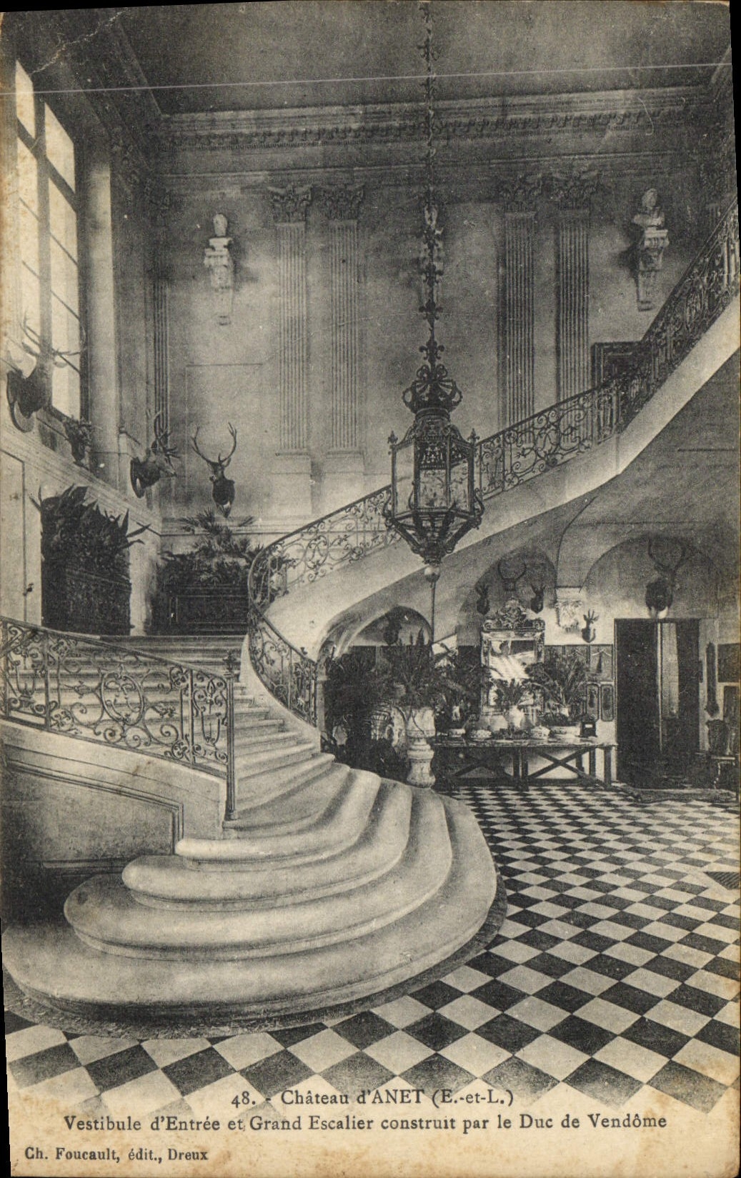 CPA Chateau d'Anet E et L Vestibule d'Entree et Grand Escalier construit par le Duc de Vendome