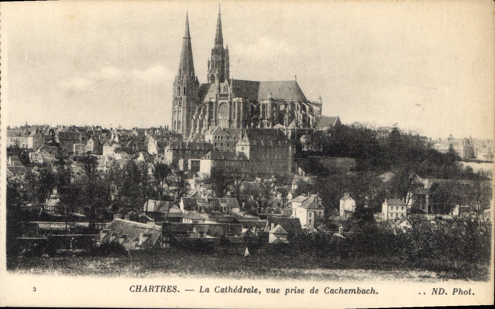 CPA Chartres La Cathedrale vue prise de Cachembach