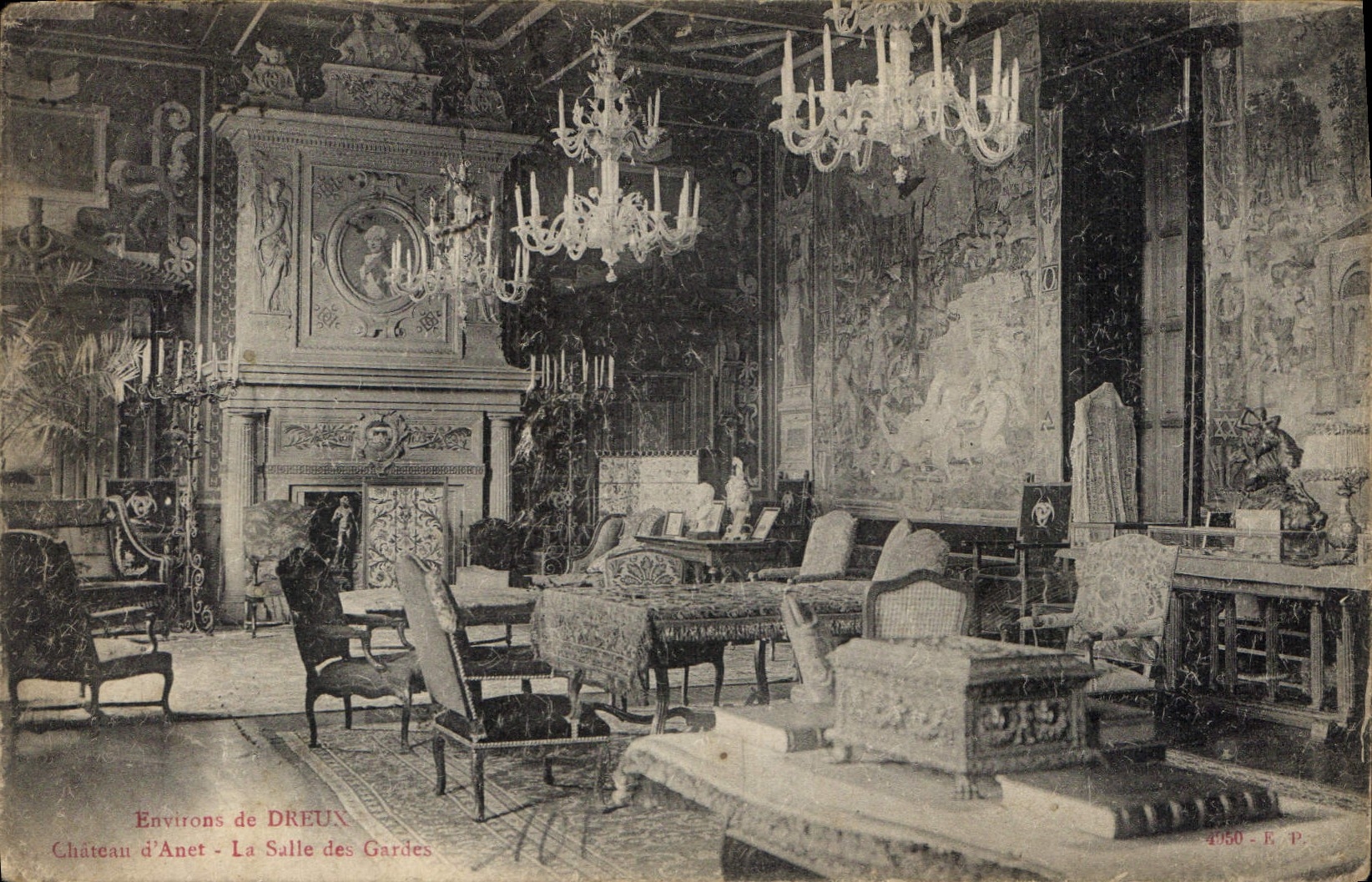 CPA Environs de Dreux Chateau d'Anet La salle des Gardes