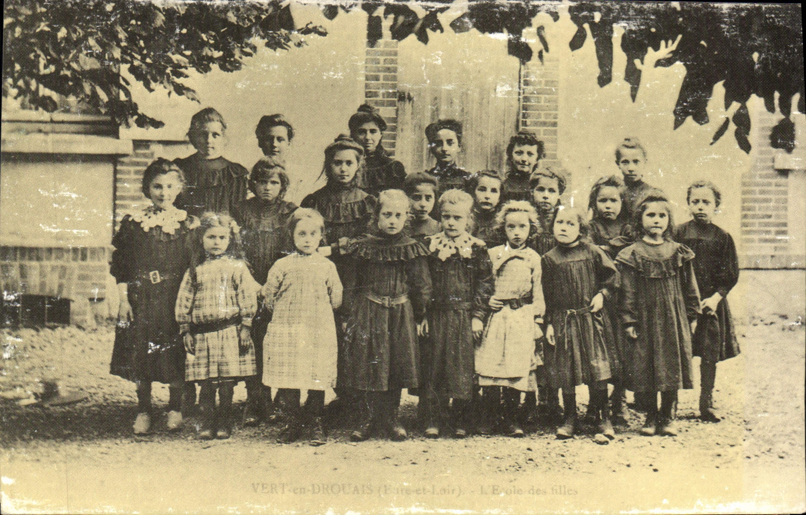 REPRO Enfants Vert en Drouais Eure et Loir L'ecole des filles