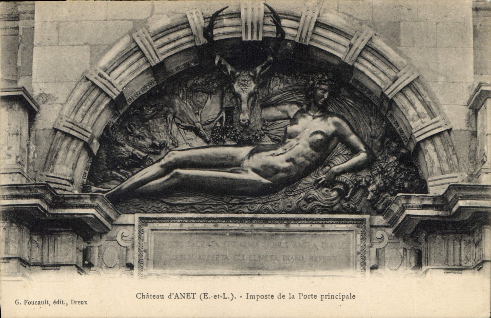 CPA Chateau d'Anet E et L Imposte de la Porte principale 