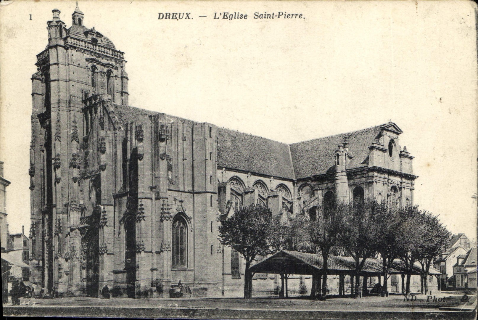 CPA Dreux L'Eglise Saint Pierre 