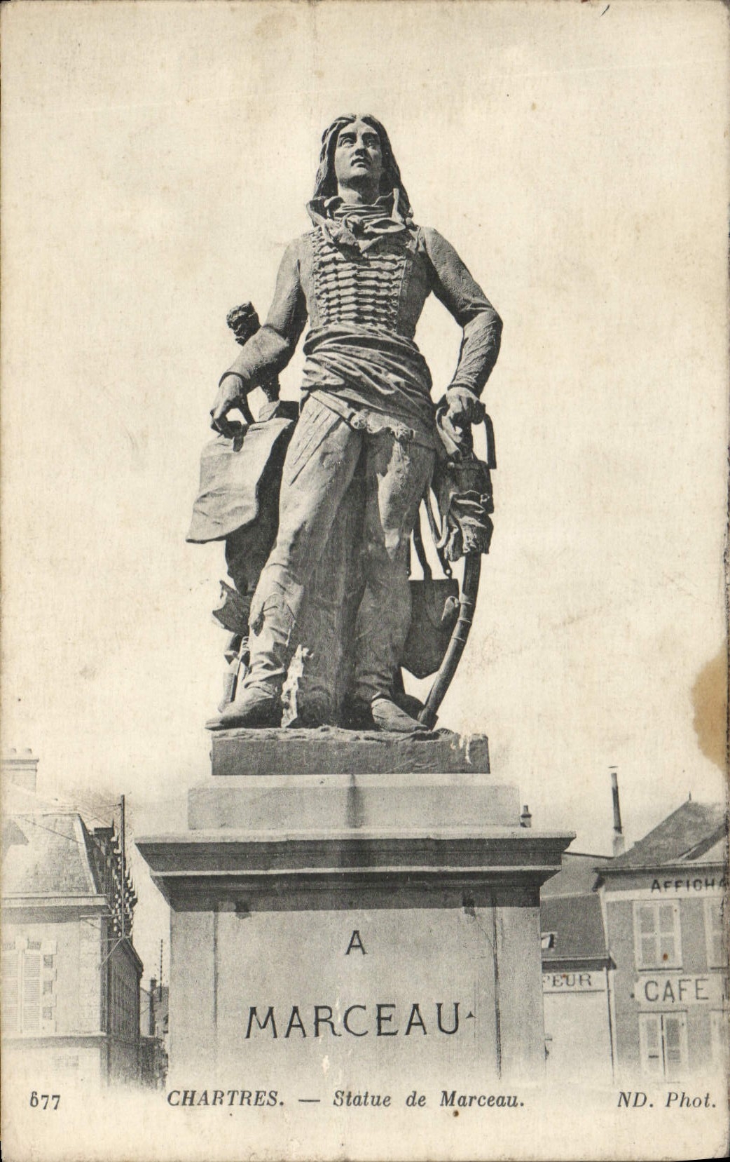 CPA Chartres Statue de Marceau 