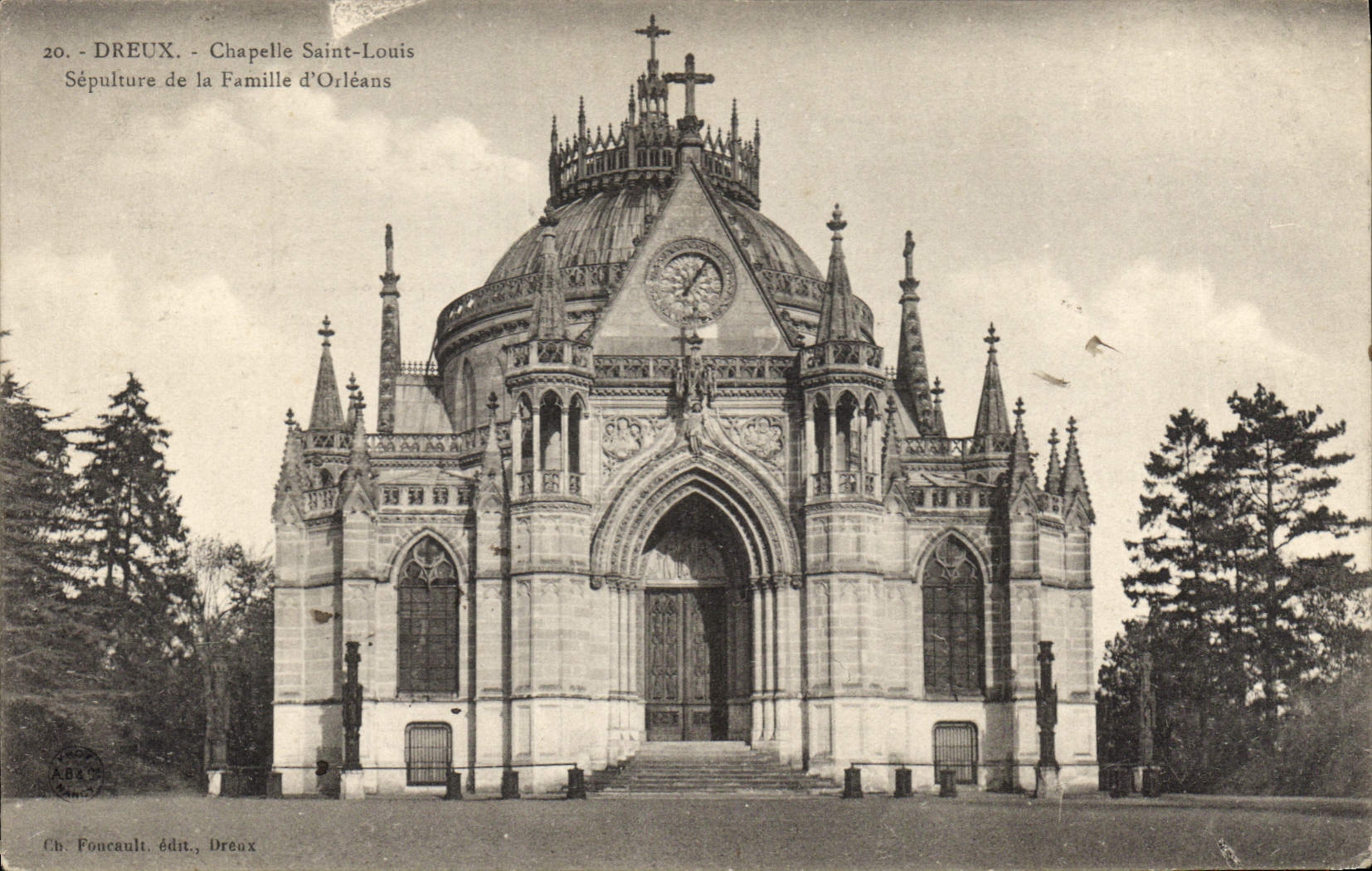 CPA Dreux Chapelle Saint Louis Sepulture de la Famille d'Orleans