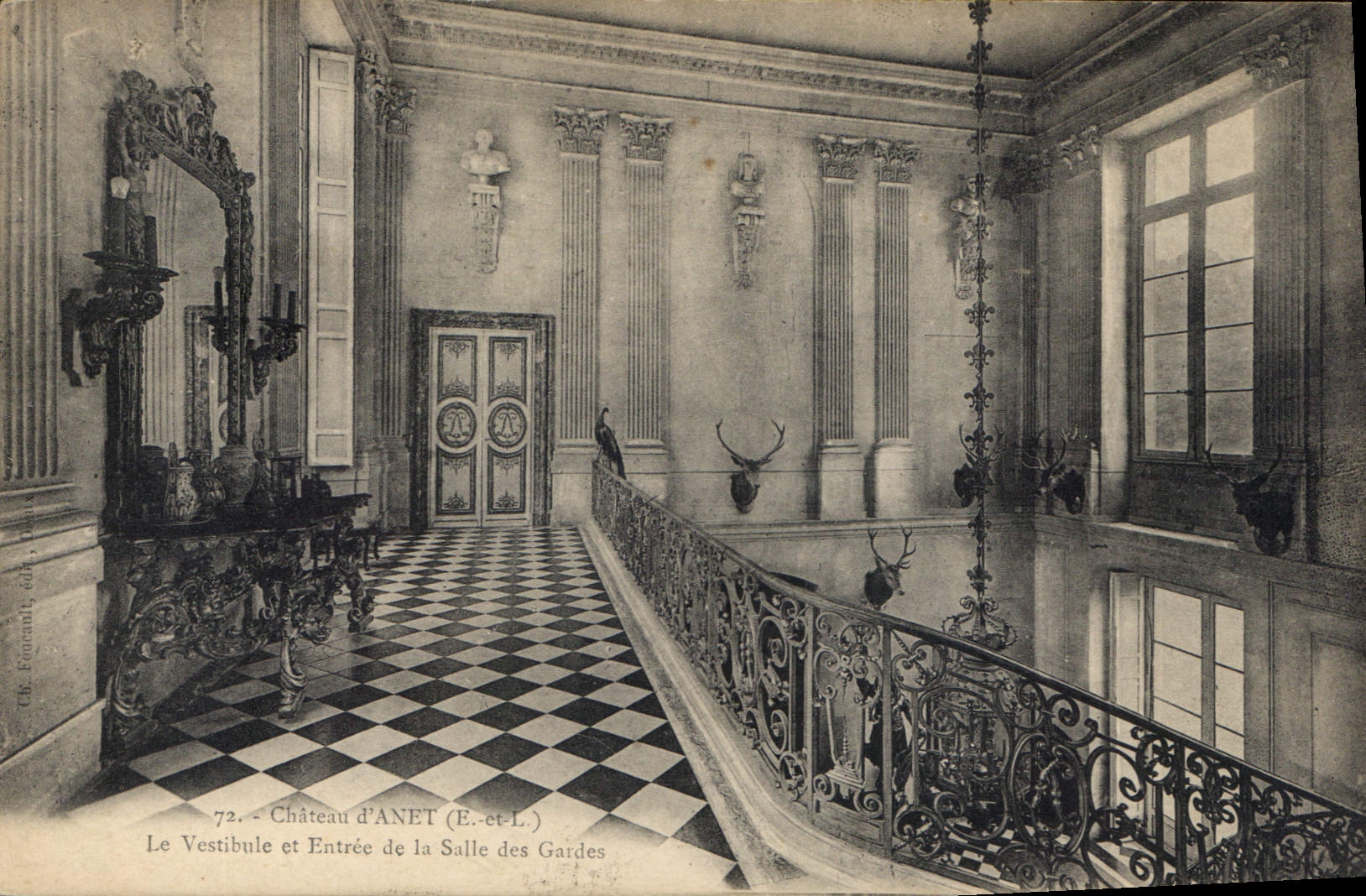 CPA Chateau d'Anet E et L le Vestibule et Entree de la Salle des Gardes