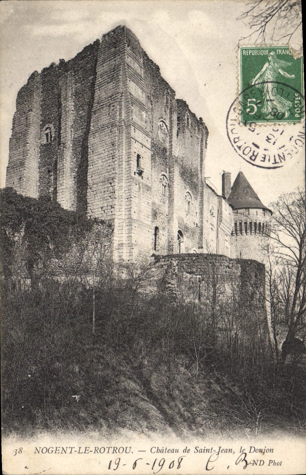 CPA Nogent le Rotrou Chateau de Saint Jean le Donjon