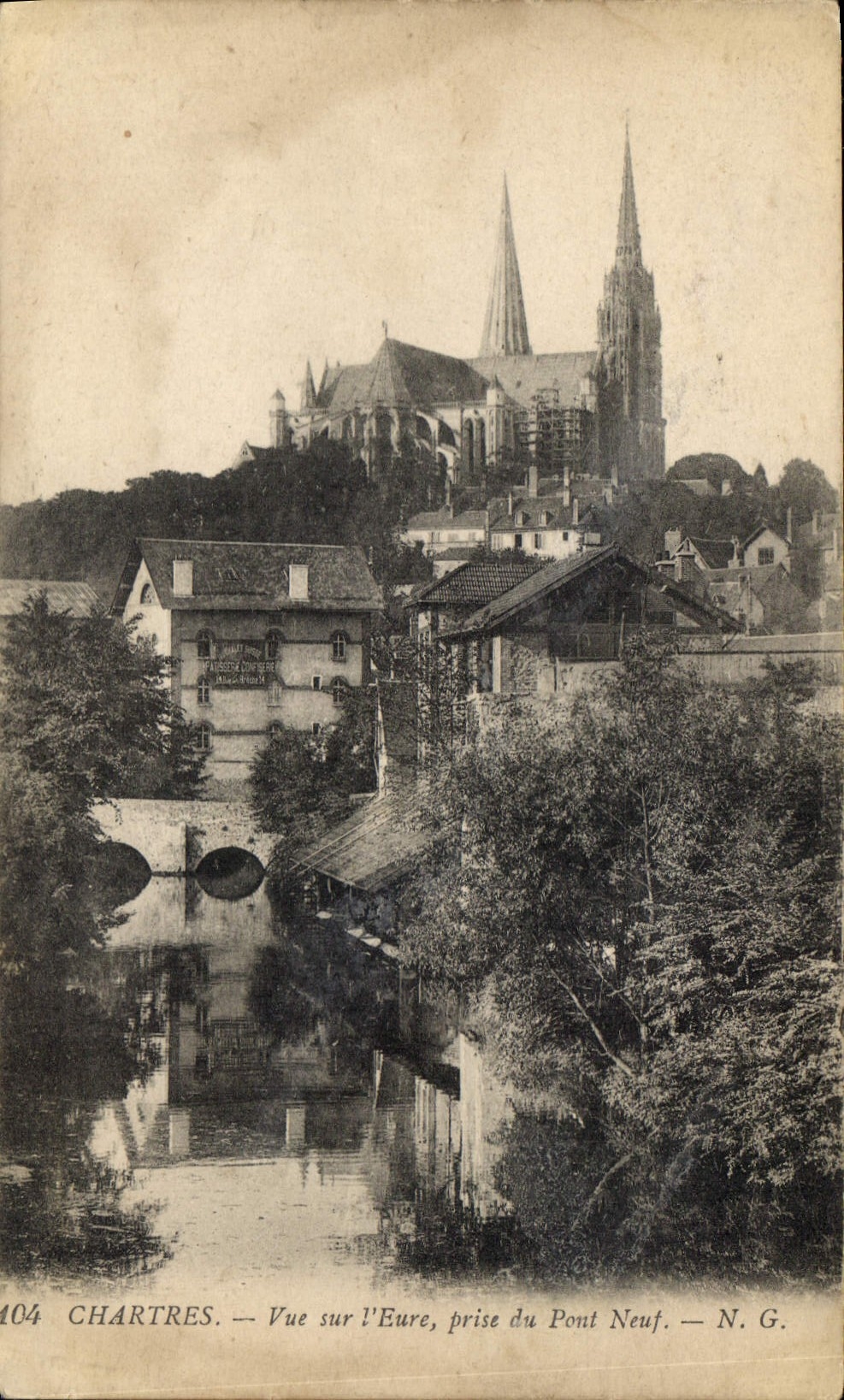 CPA Chartres vue sur l'Eure prise du Pont Neuf 