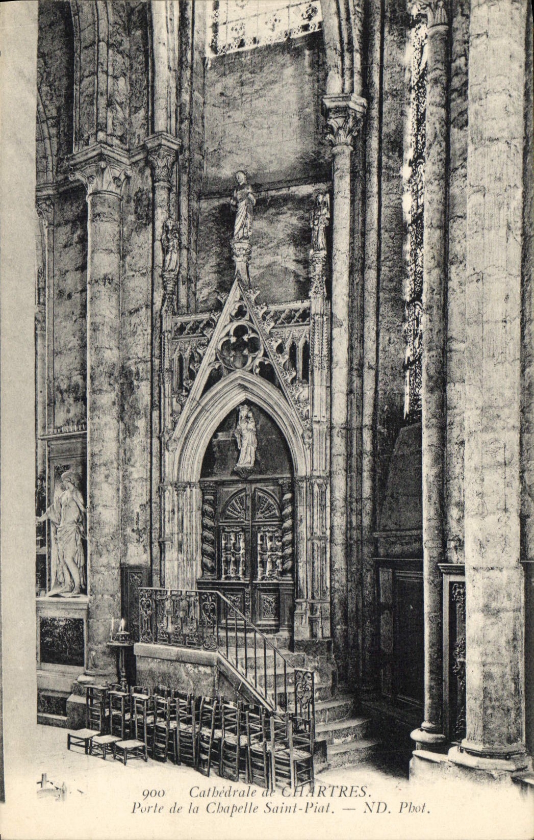CPA Cathedrale de Chartres Porte de la Chapelle Saint Piat