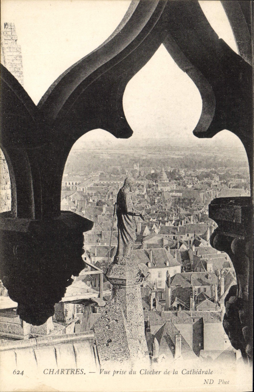 CPA Chartres vue prise du Clocher de la Cathedrale 