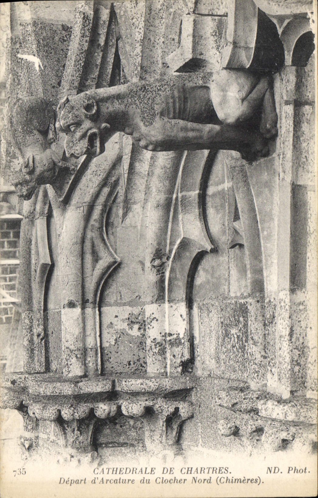 CPA Cathedrale de Chartres Depart d'Arcature du Clocher Nord Chimeres