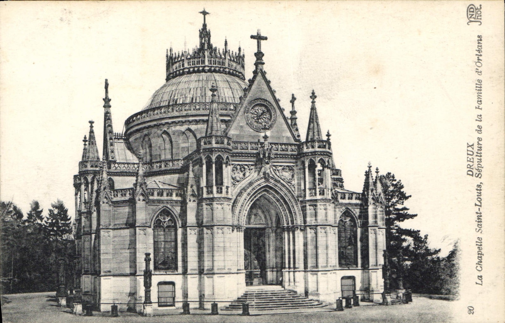 CPA Dreux la Chapelle Saint Louis Sepulture de la famille d'Orleans 
