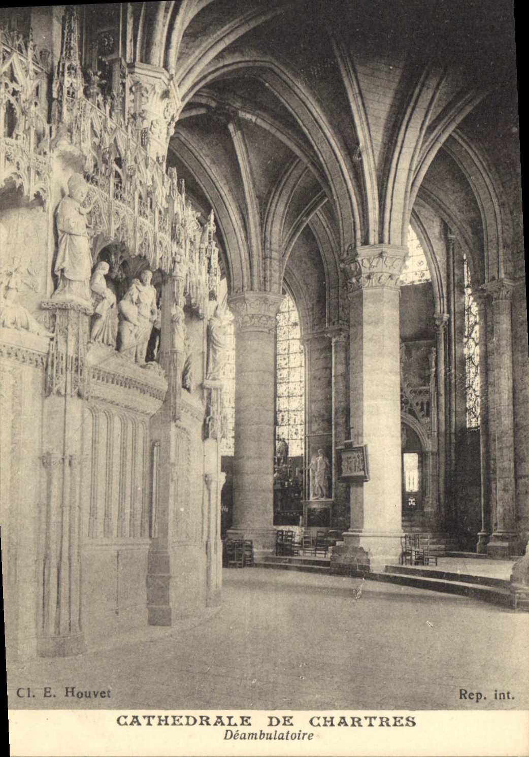 CPA Cathedrale de Chartres Deambulatoire