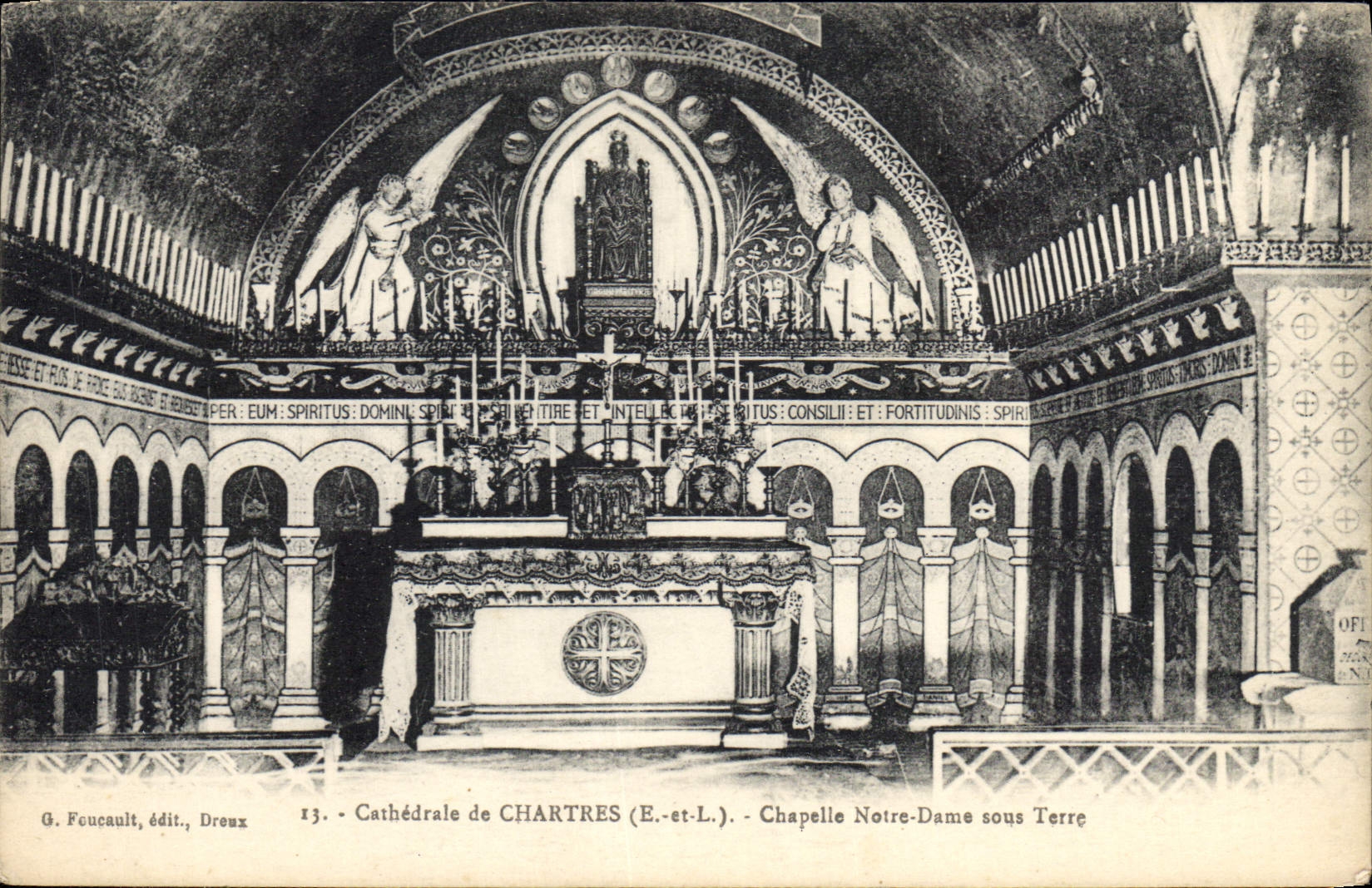 CPA Cathedrale de Chartres E et L Chapelle Notre Dame sous Terre