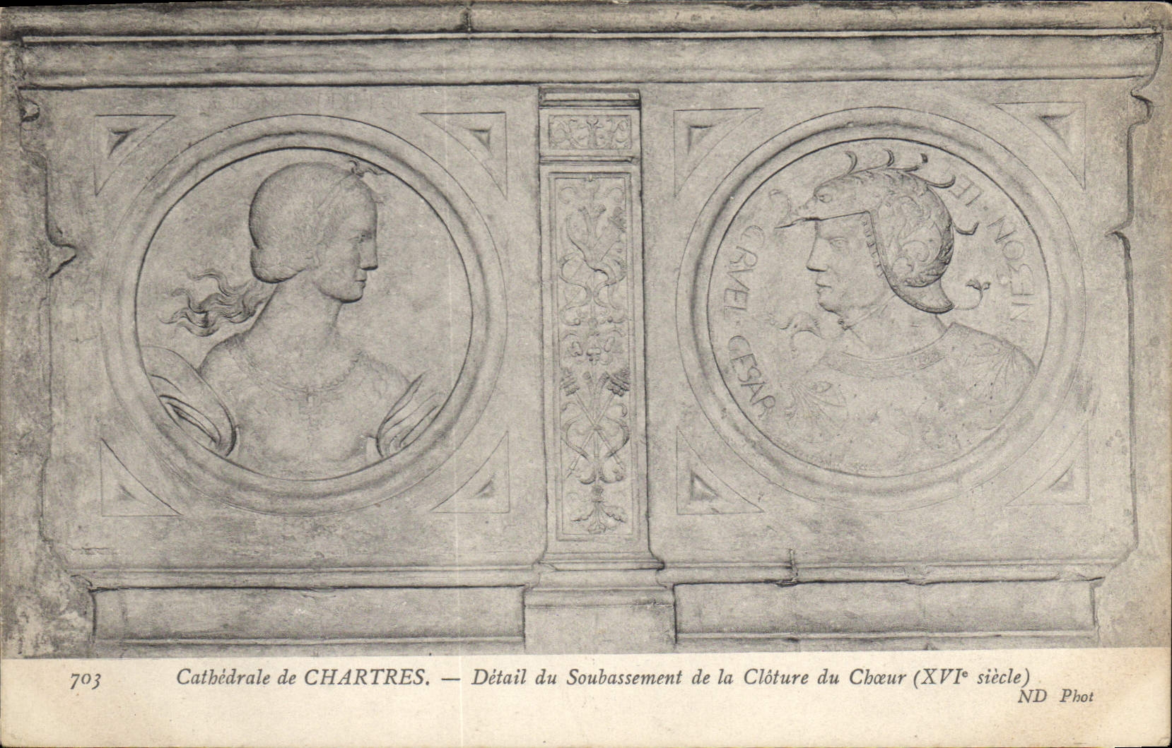 CPA Cathedrale de Chartres Detail du Soubassement de la Cloture du Choeur XVI siecle