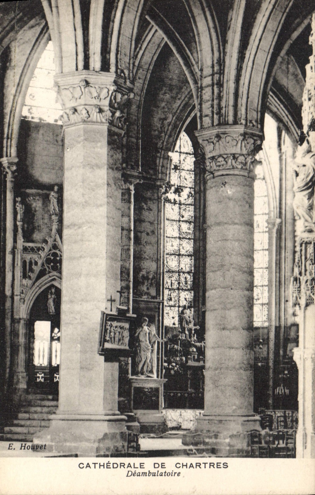 CPA Cathedrale de Chartres Deambulatoire 