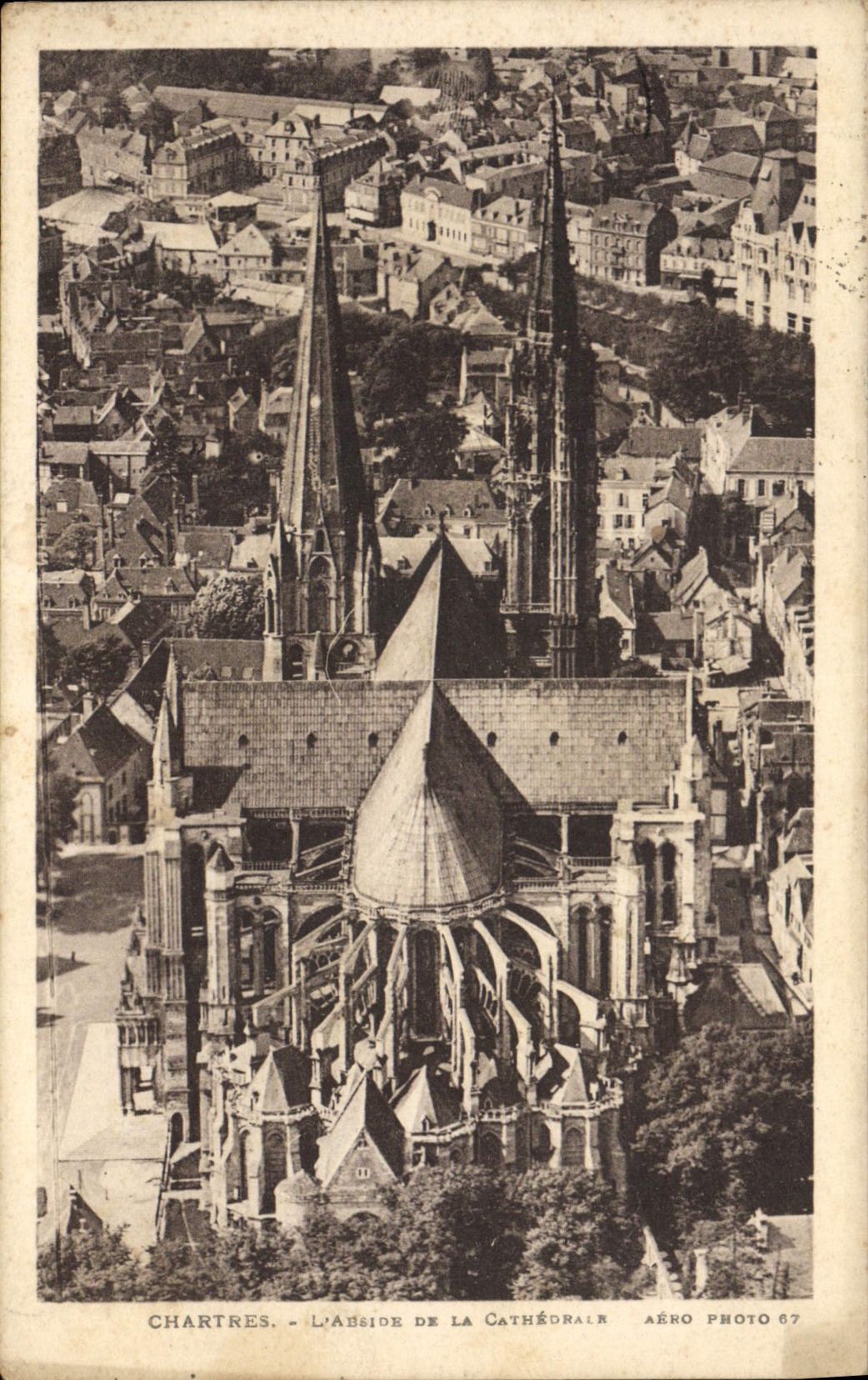 CPA Chartres l'Abside de la Cathedrale