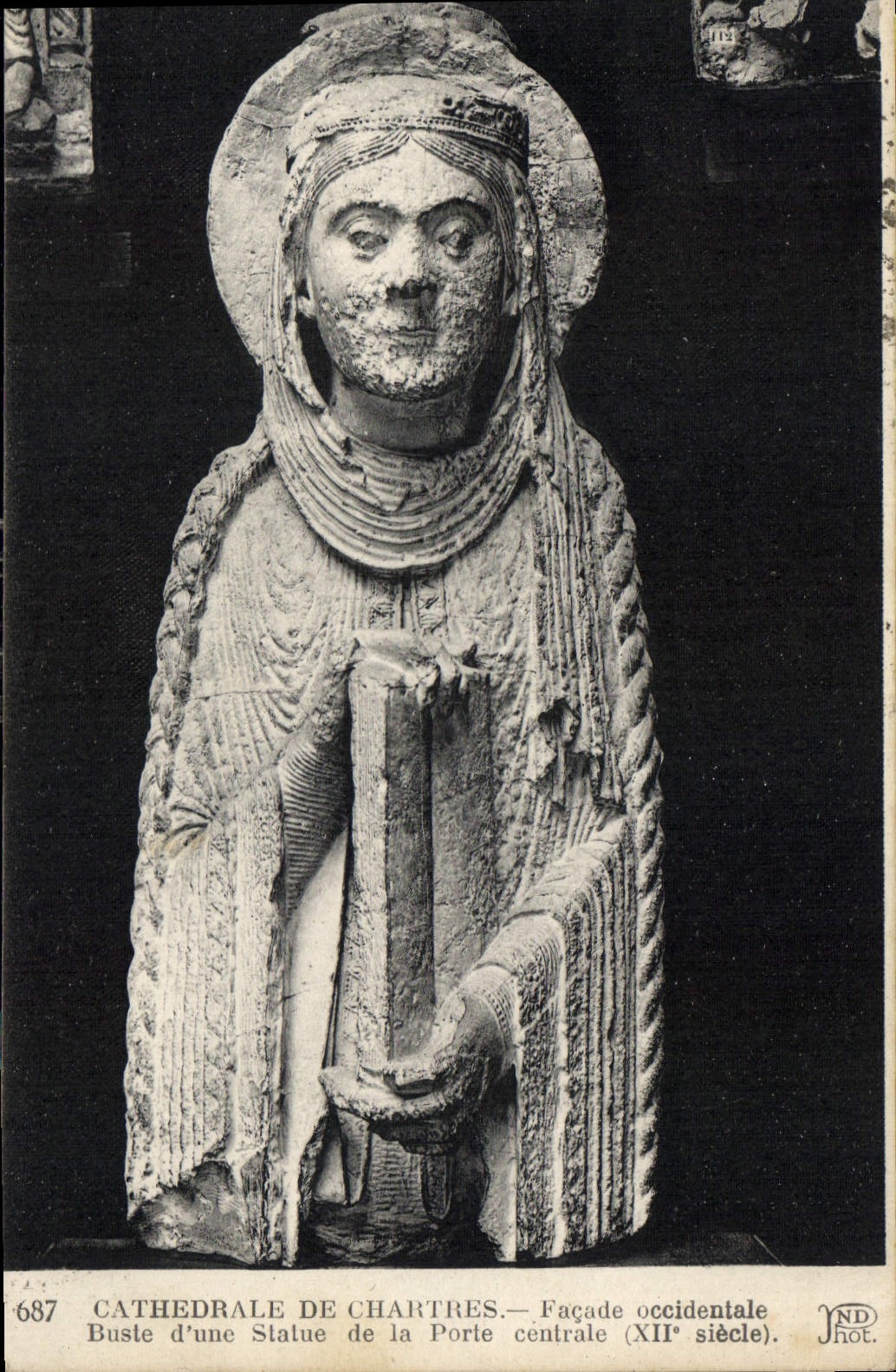 CPA Cathedrale de Chartres Facade occidentale Buste d'une Statue de la Porte centrale XII siecle 