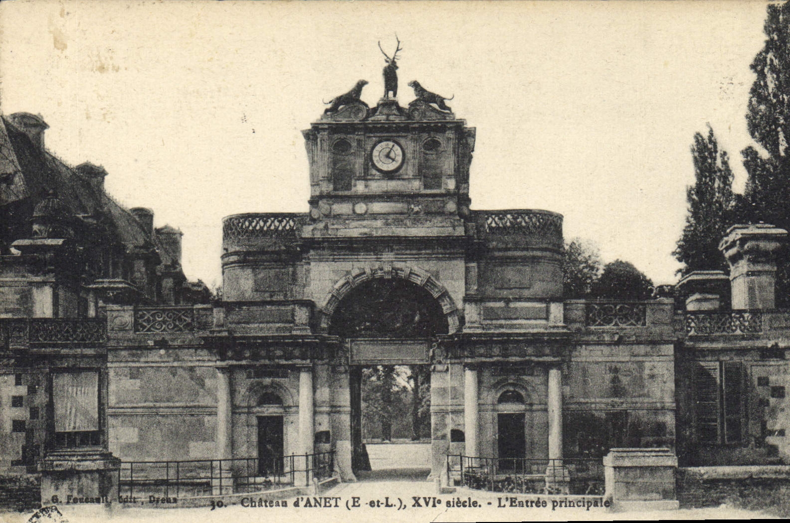 CPA Chateau d'Anet E et L XVI siecle l'Entree principale