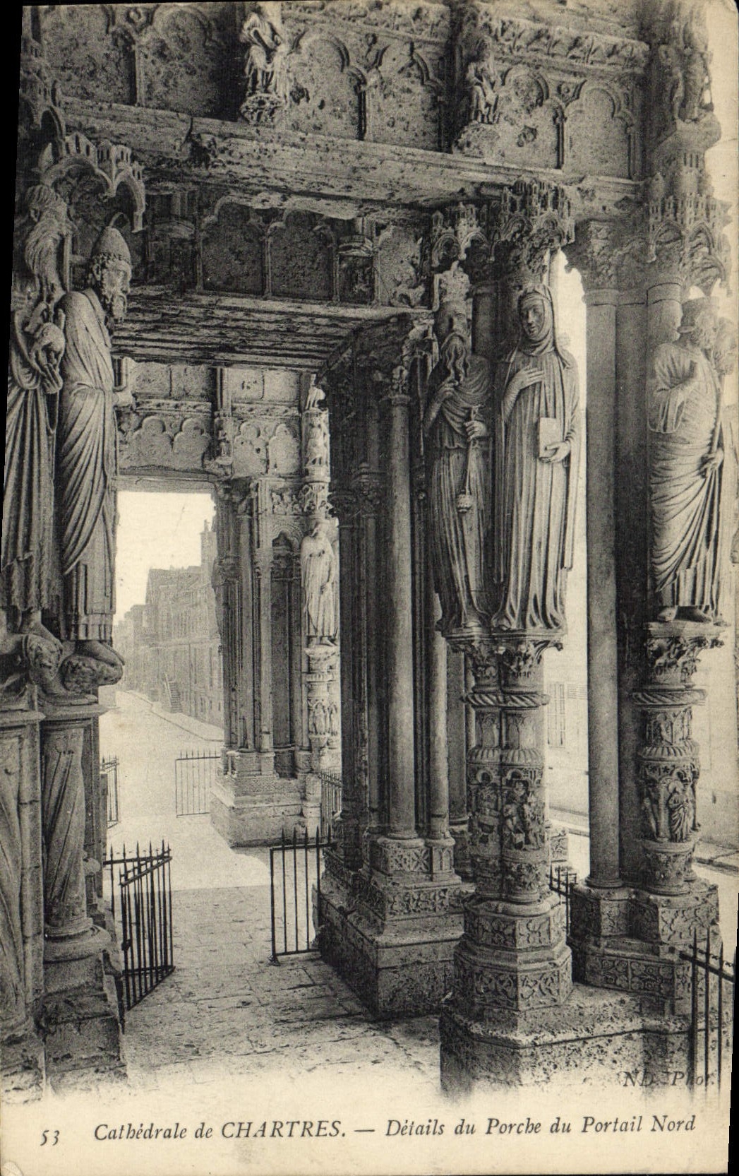 CPA Cathedrale de Chartres Details du Porche du Portail Nord 