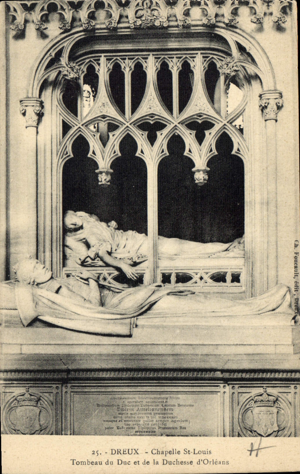CPA Dreux Chapelle St Louis Tombeau du Duc et de la Duchesse d'Orleans 