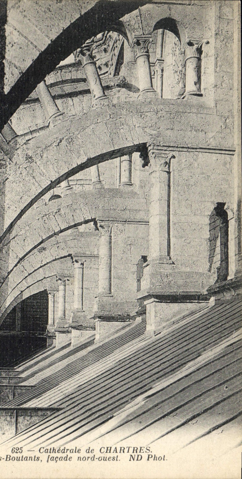 CPA Cathedrale de Chartres Boutants facade nord ouest 