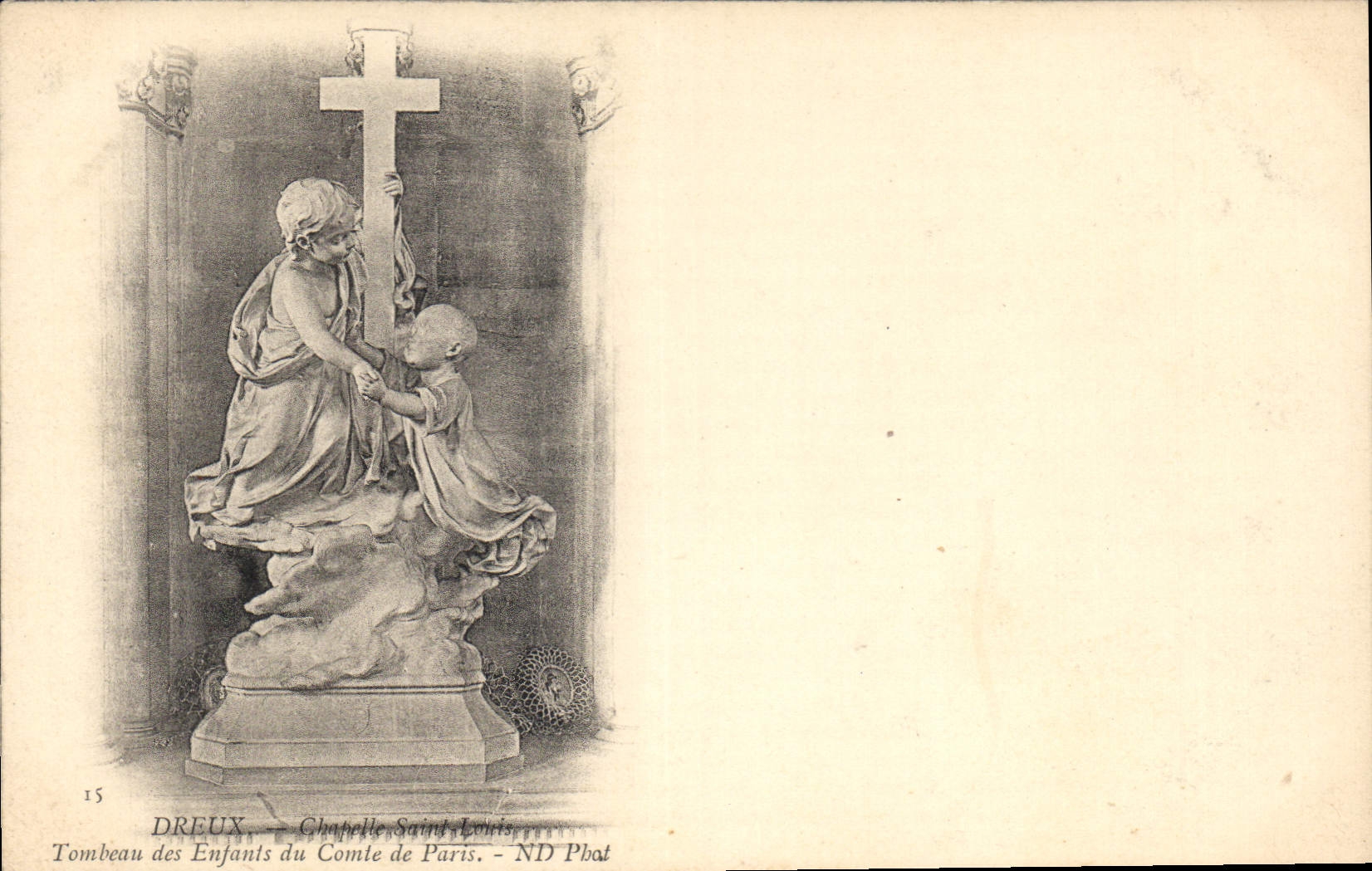 CPA Dreux Chapelle Saint Louis Tombeau des Enfants du Comte de Paris