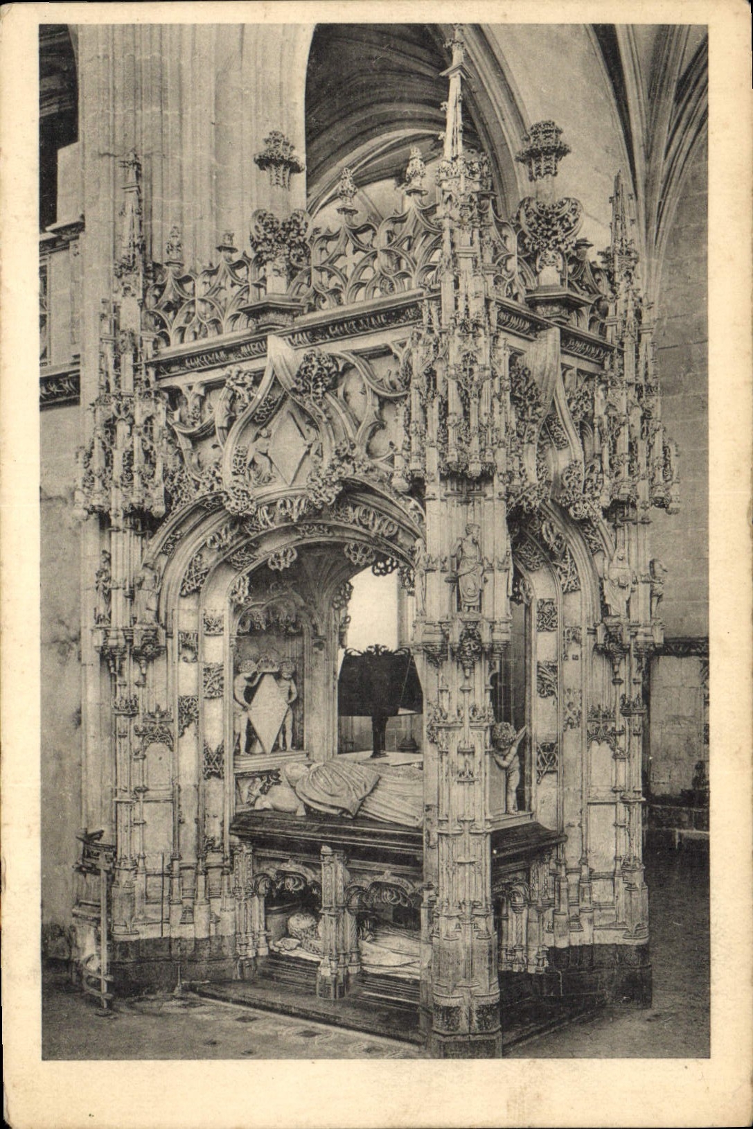 CPA Au grand palais Paris 