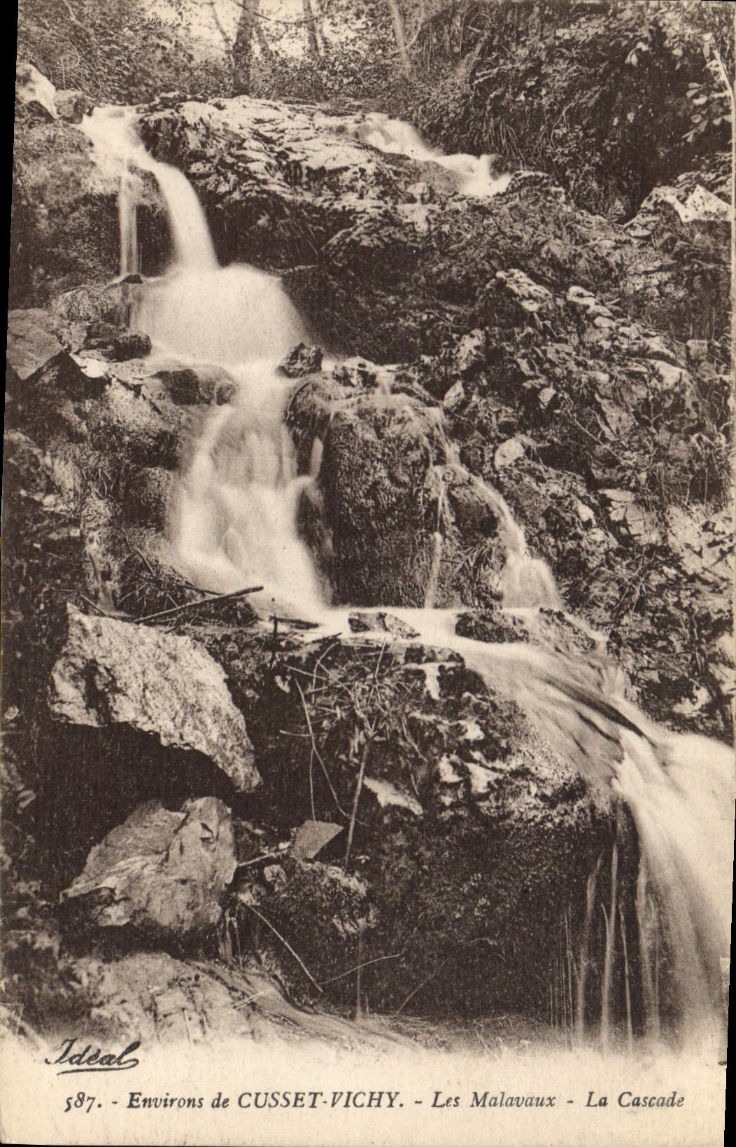 CPA Environs de Cusset Vichy les Malavaux La Cascade 