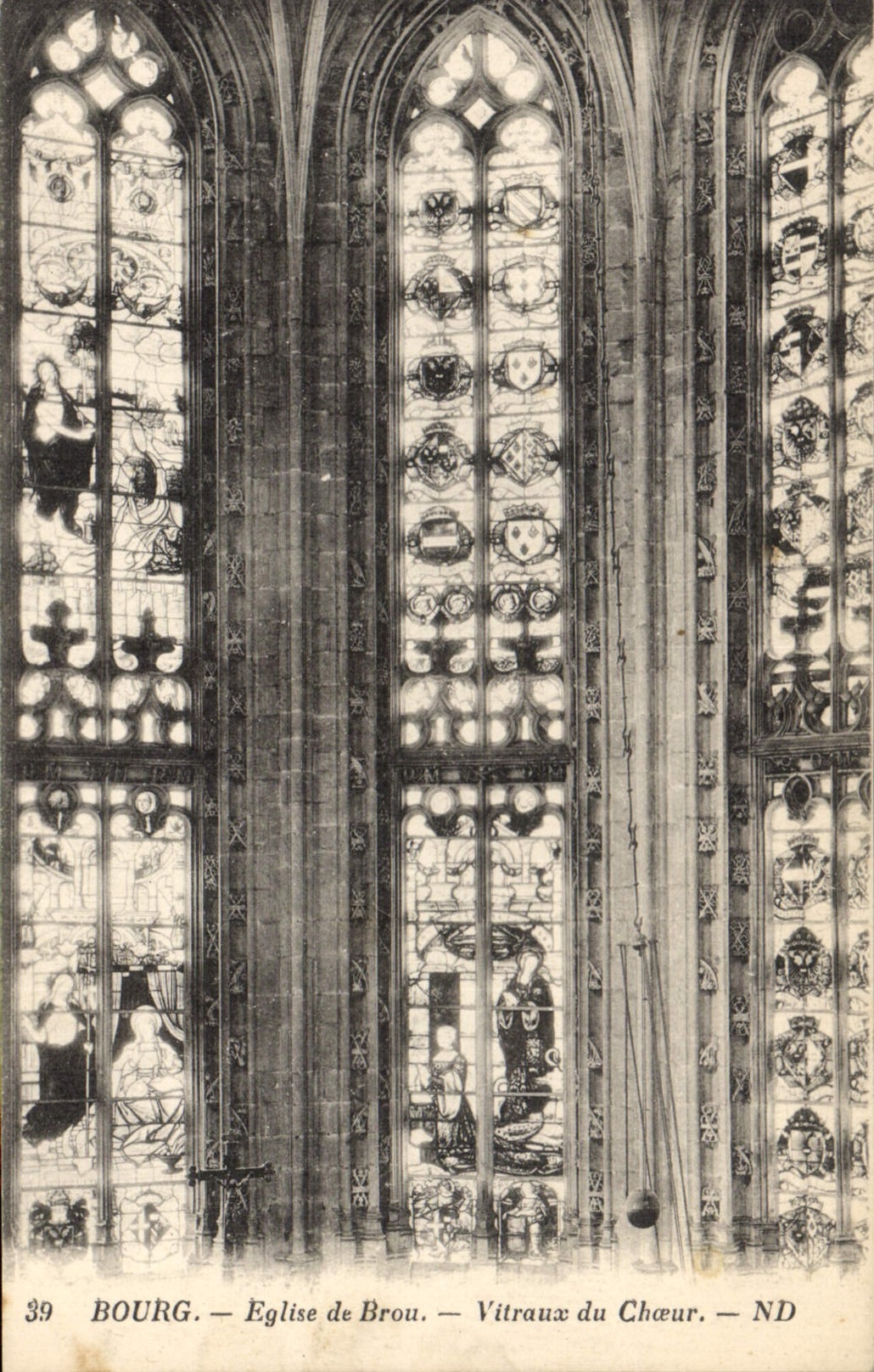 CPA Bourg Eglise de brou Vitraux du Choeur