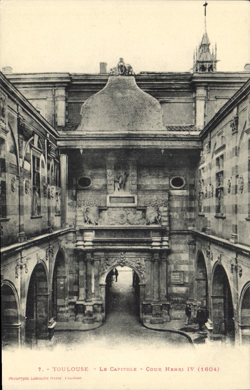 CPA Toulouse Le Capitole cour henri IV 1604
