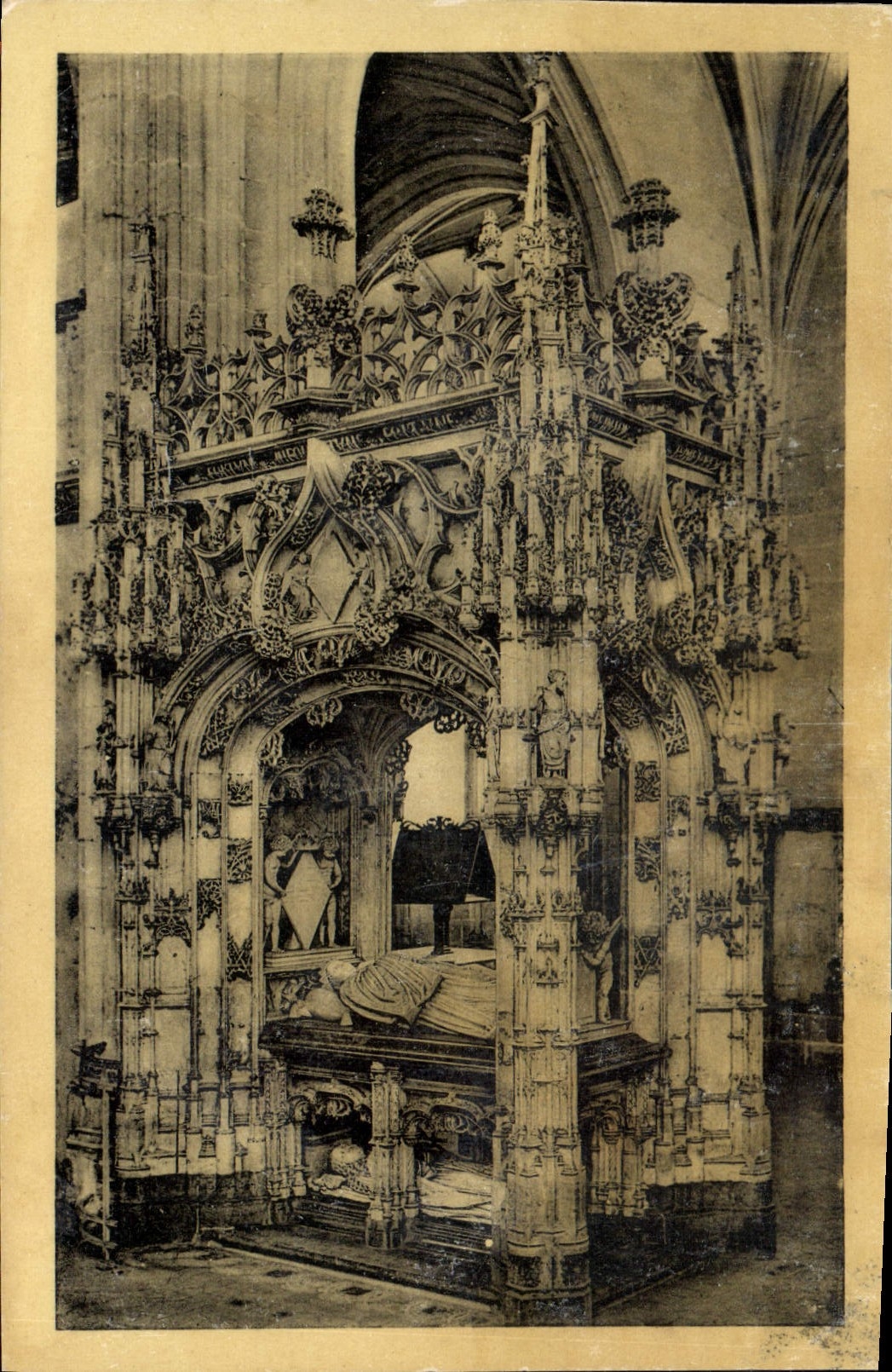 CPA Edition des monuments historiques au grand Falais Paris Bourg Eglise de Brou 