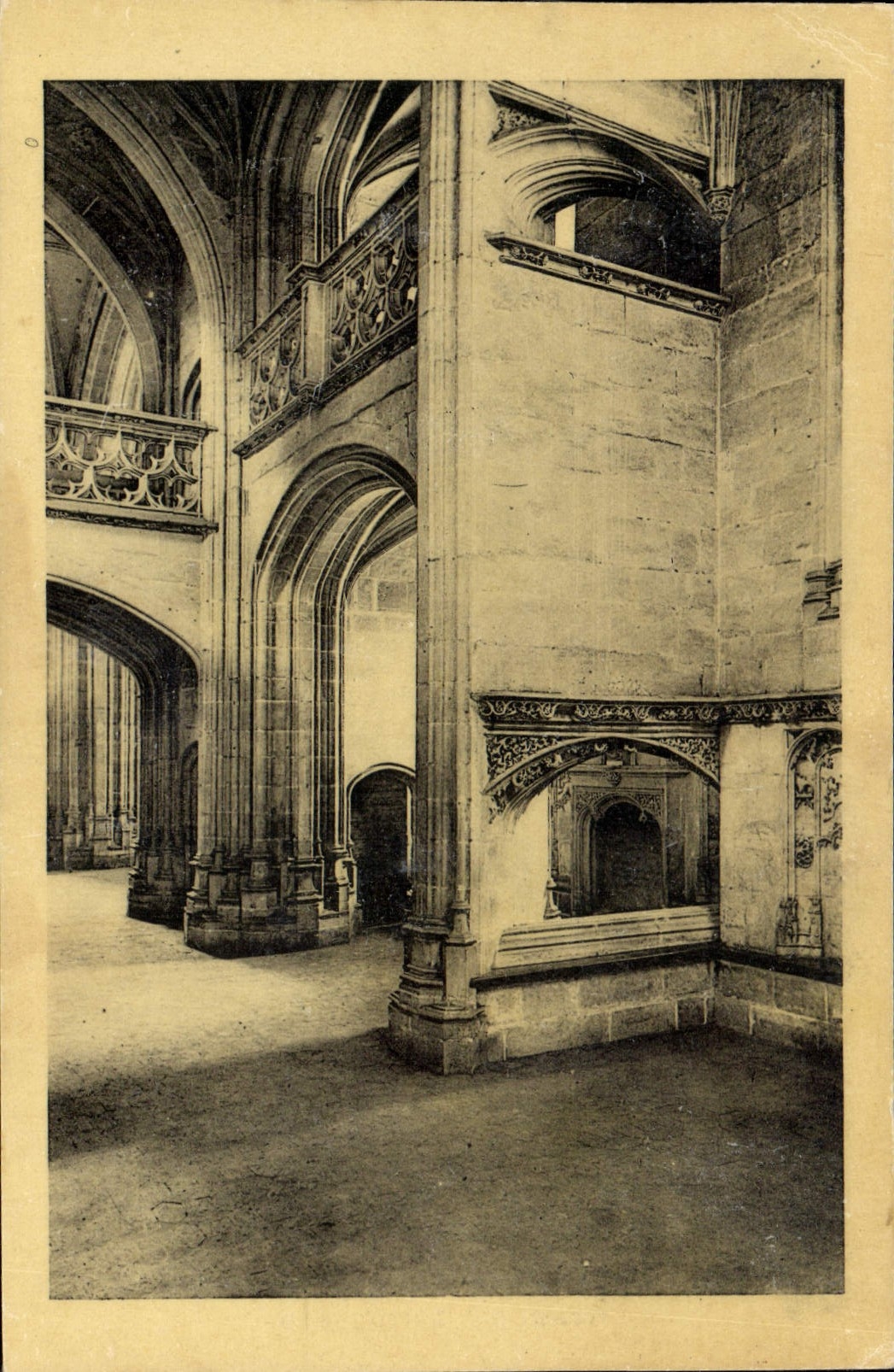 CPA Edition des monuments historiques au grand Falais Paris Bourg Eglise de Brou 