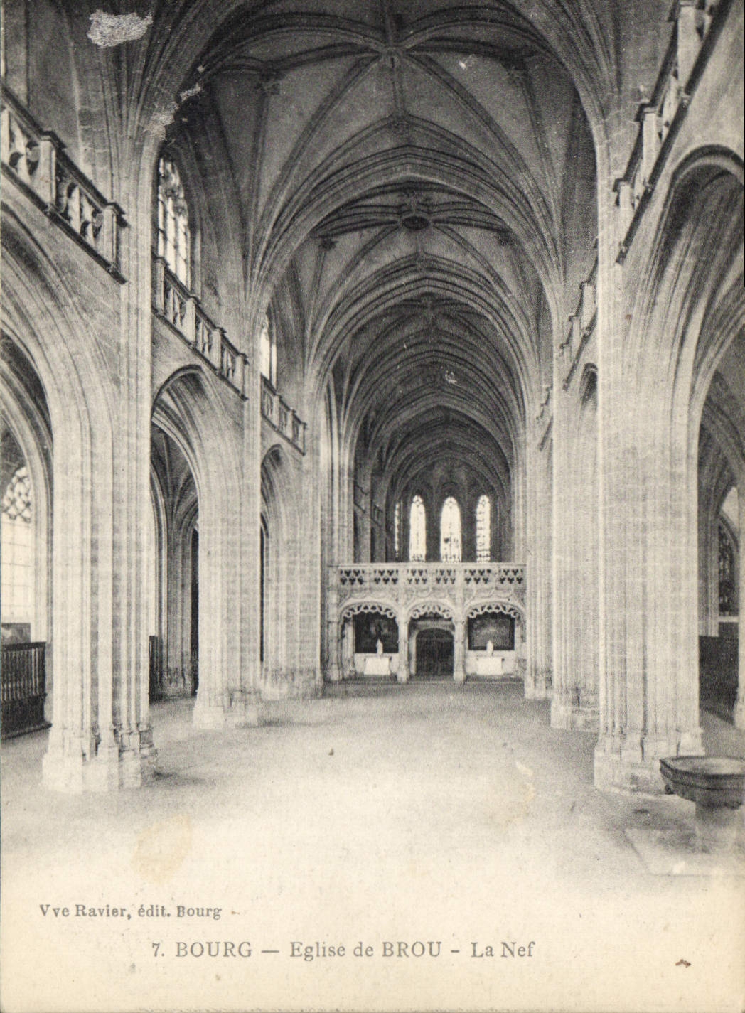 CPA Bourg Eglise de Brou la Nef 