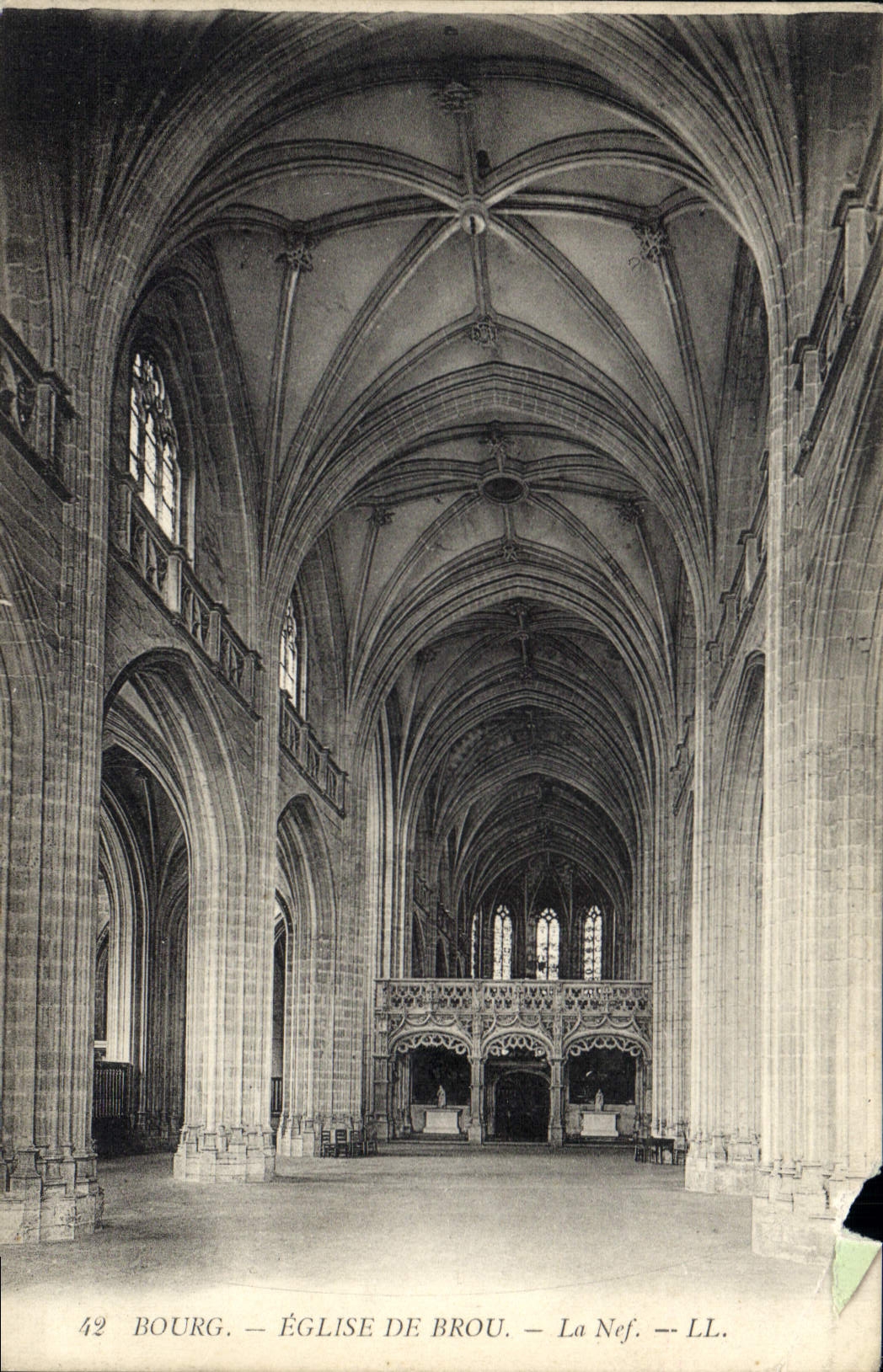 CPA Bourg Eglise de Brou La Nef 