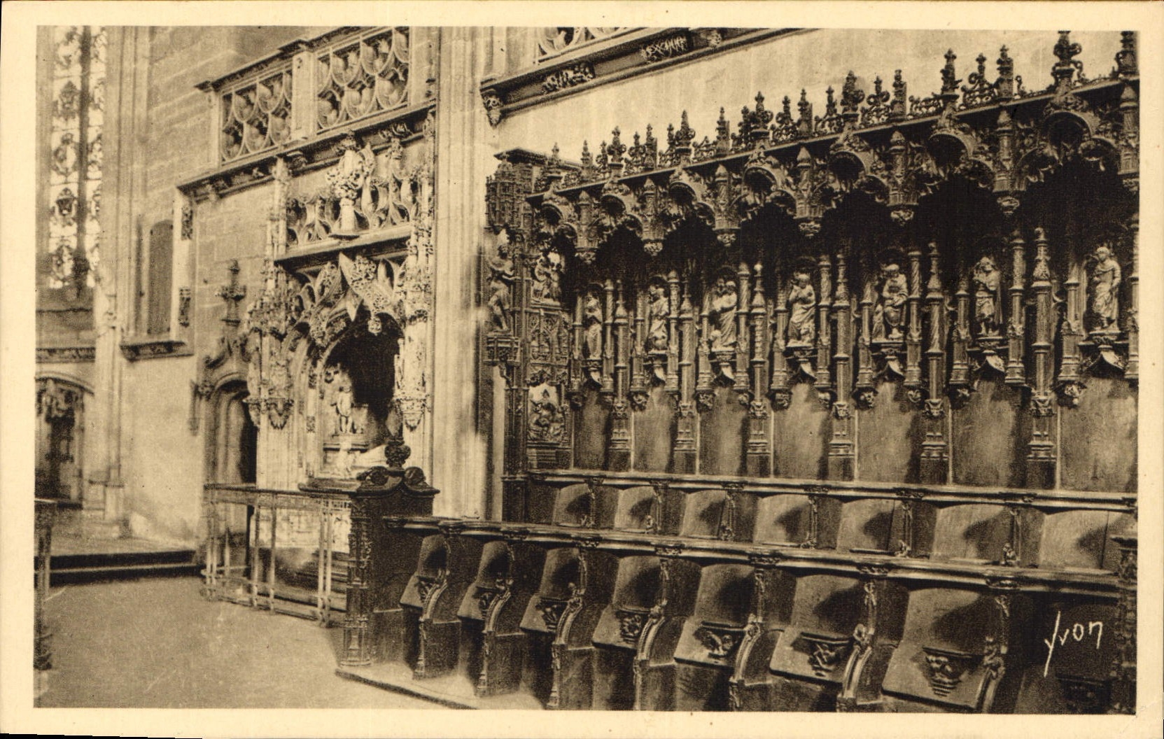 CPA La Douce France Bourg Ain Eglise de Brou Les Stalles de Choeur
