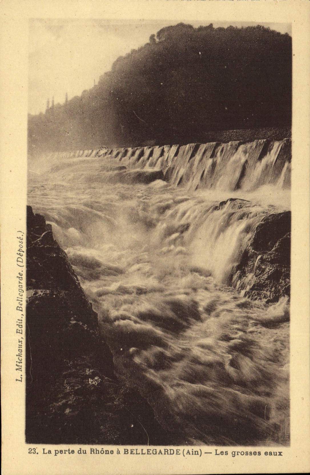 CPA La Perte du Rhone a Bellegarde Ain Les Grosses eaux