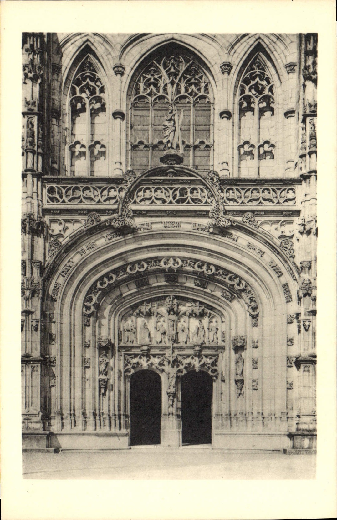 CPA Eglise de Brou Portail occidental
