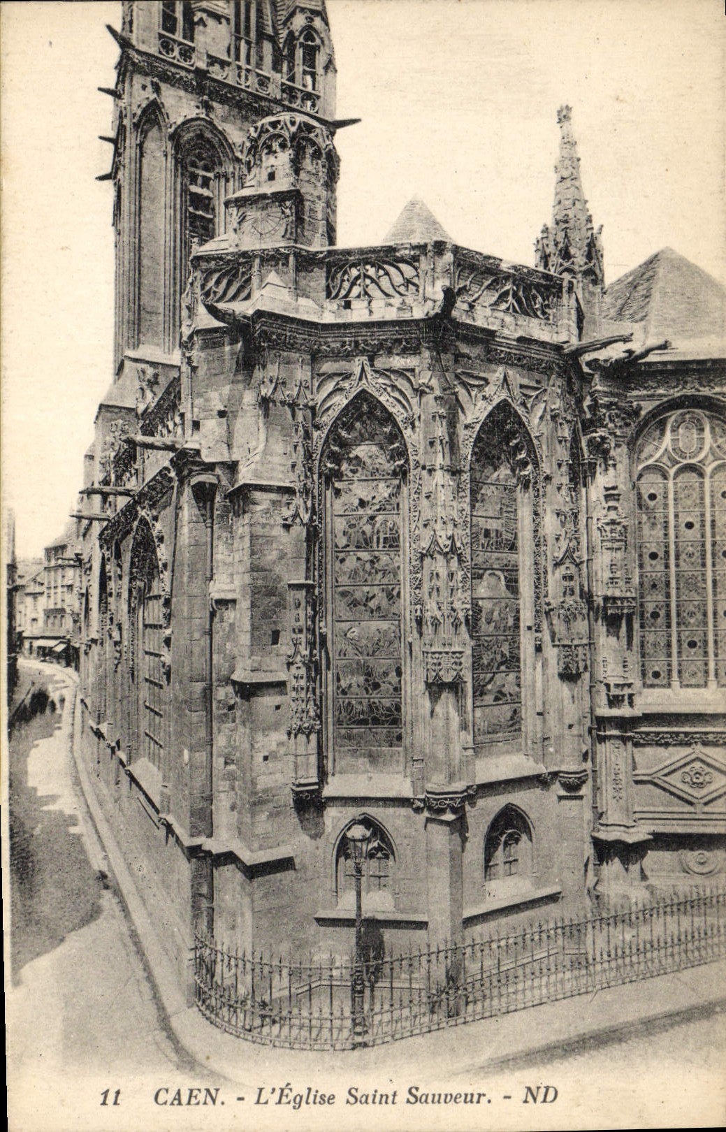 CPA Caen L'Eglise Saint Sauveur 