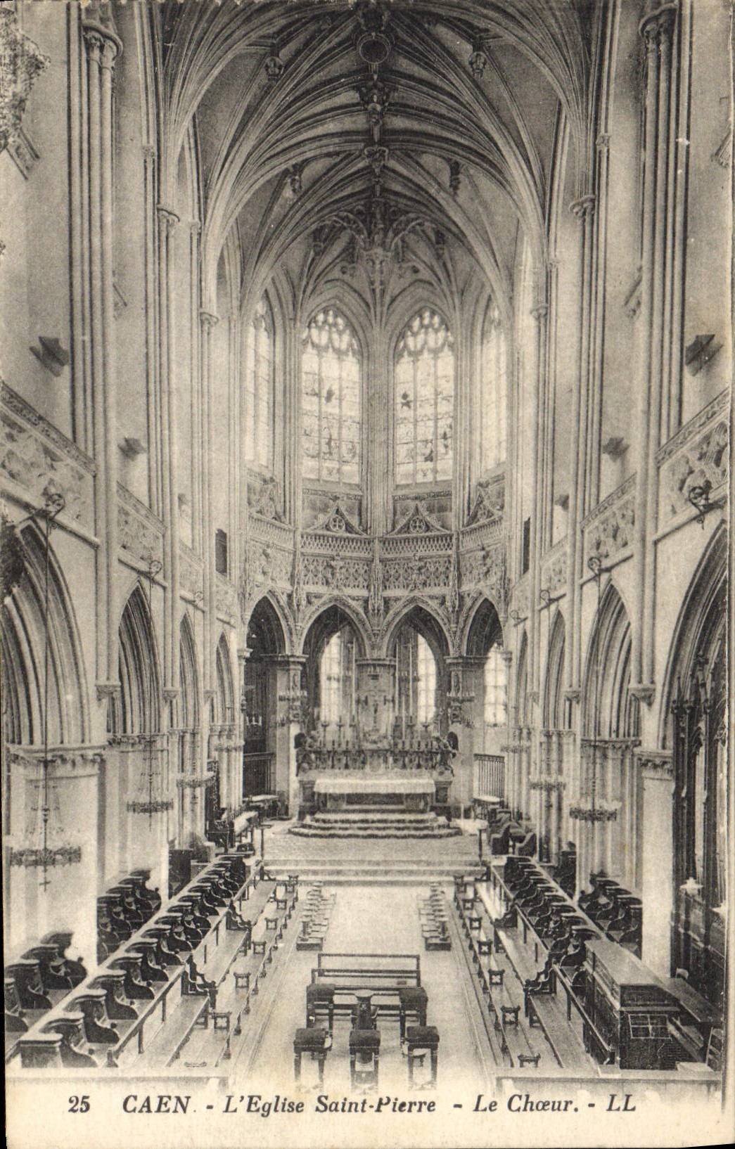 CPA Caen L'Eglise Saint Pierre Le Choeur 