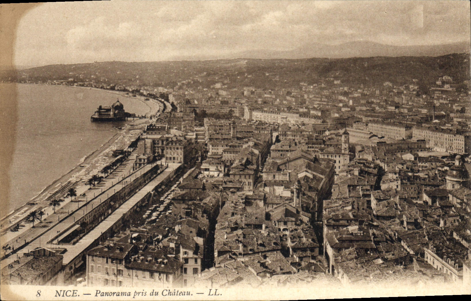 CPA Nice Panorama pris du Chateau 