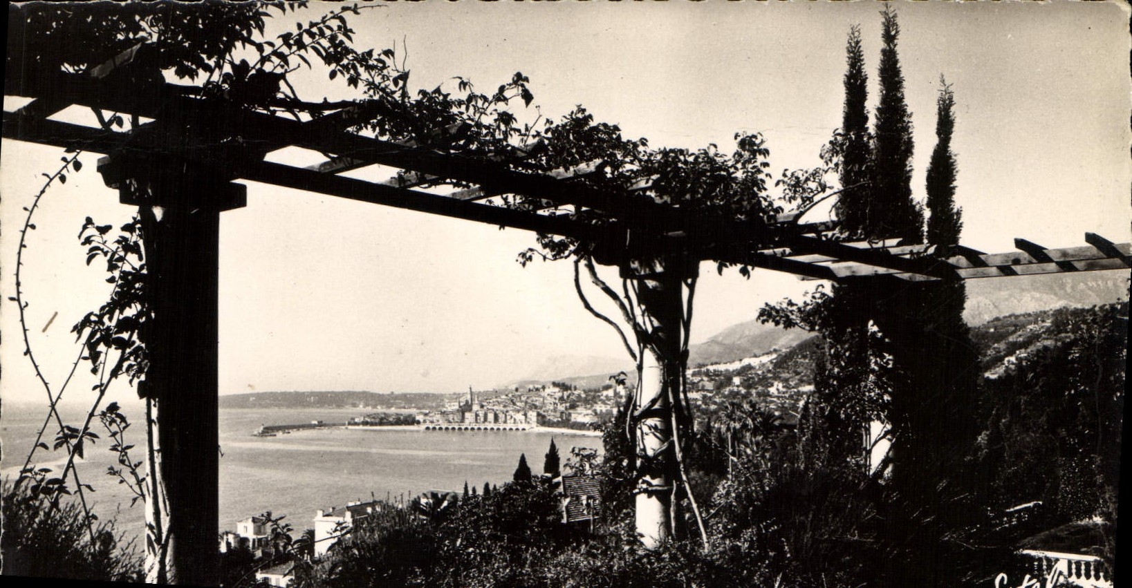 CPA Menton vue generale prise de la Villa Rosmarino 