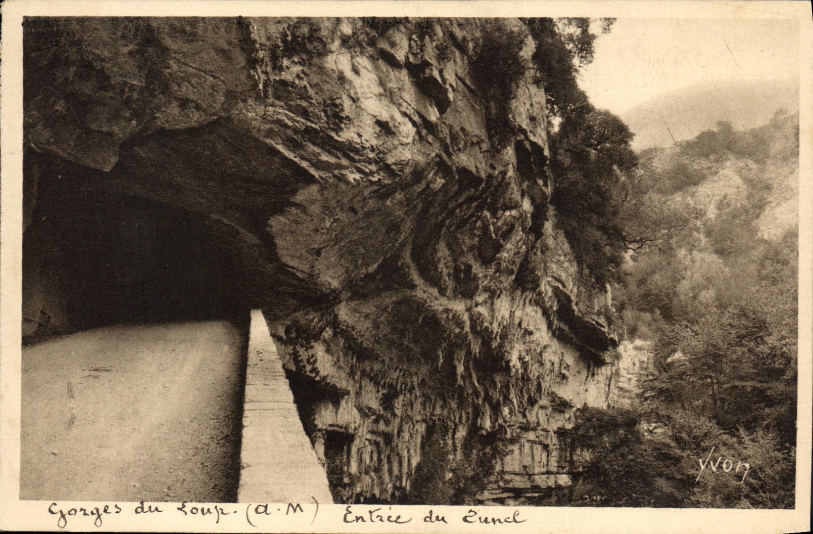 CPA La Douce France Gorges du Loup A M Entree du Tunnel 