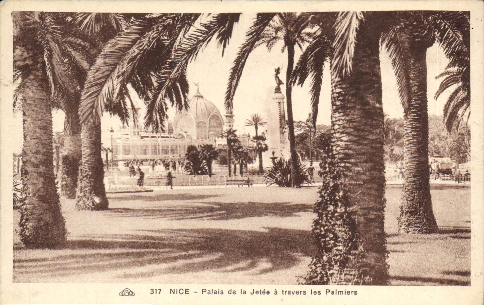 CPA Nice Palais de la Jetee a travers les Palmiers 