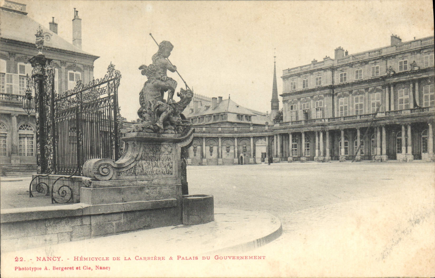 CPA Nancy Hemicycle de la Carriere et Palais du Gouvernement