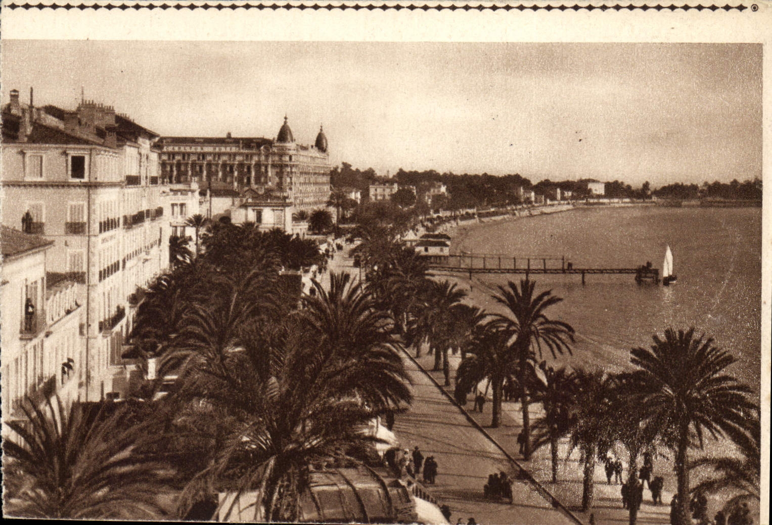 CPA Cannes promenade de la Croisette 